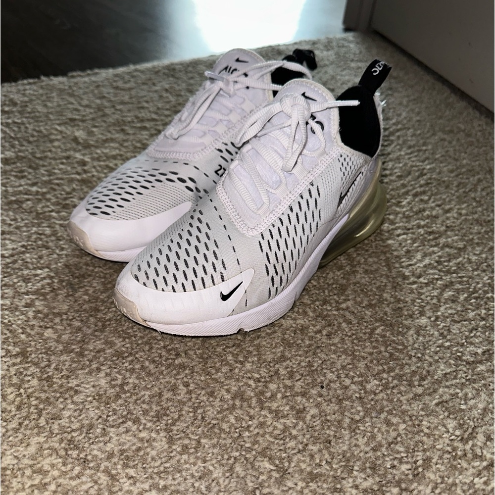 Nike Air 270 Tennis Shoes